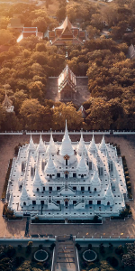 Foto aérea de uma construção típica Thailandesa.