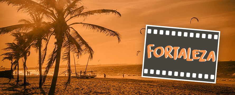 Montagem com foto de praia, mar e jangada e título da seção - Fortaleza